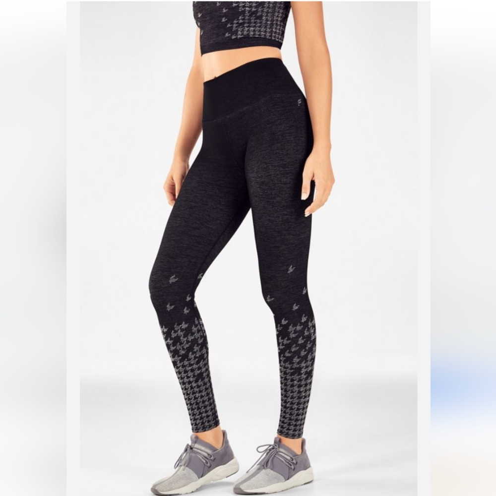FABLETICS High-Waisted Seamless Checked Leggings Size Small Black/Gray